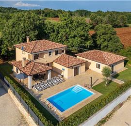 4 bedroom villa bedroom with pool, Svetvinčenat, Istria, sleeps 8